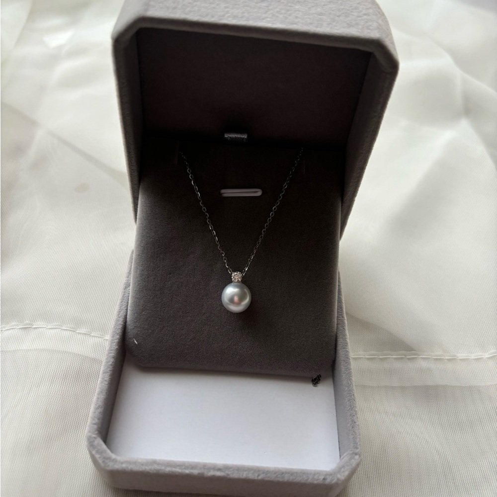 Sea Pearl very shiny necklace